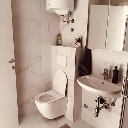 Apartment Aria